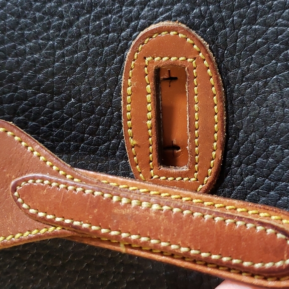 Vintage Dooney and Bourke saddle crossbody bag - Picture 5 of 5